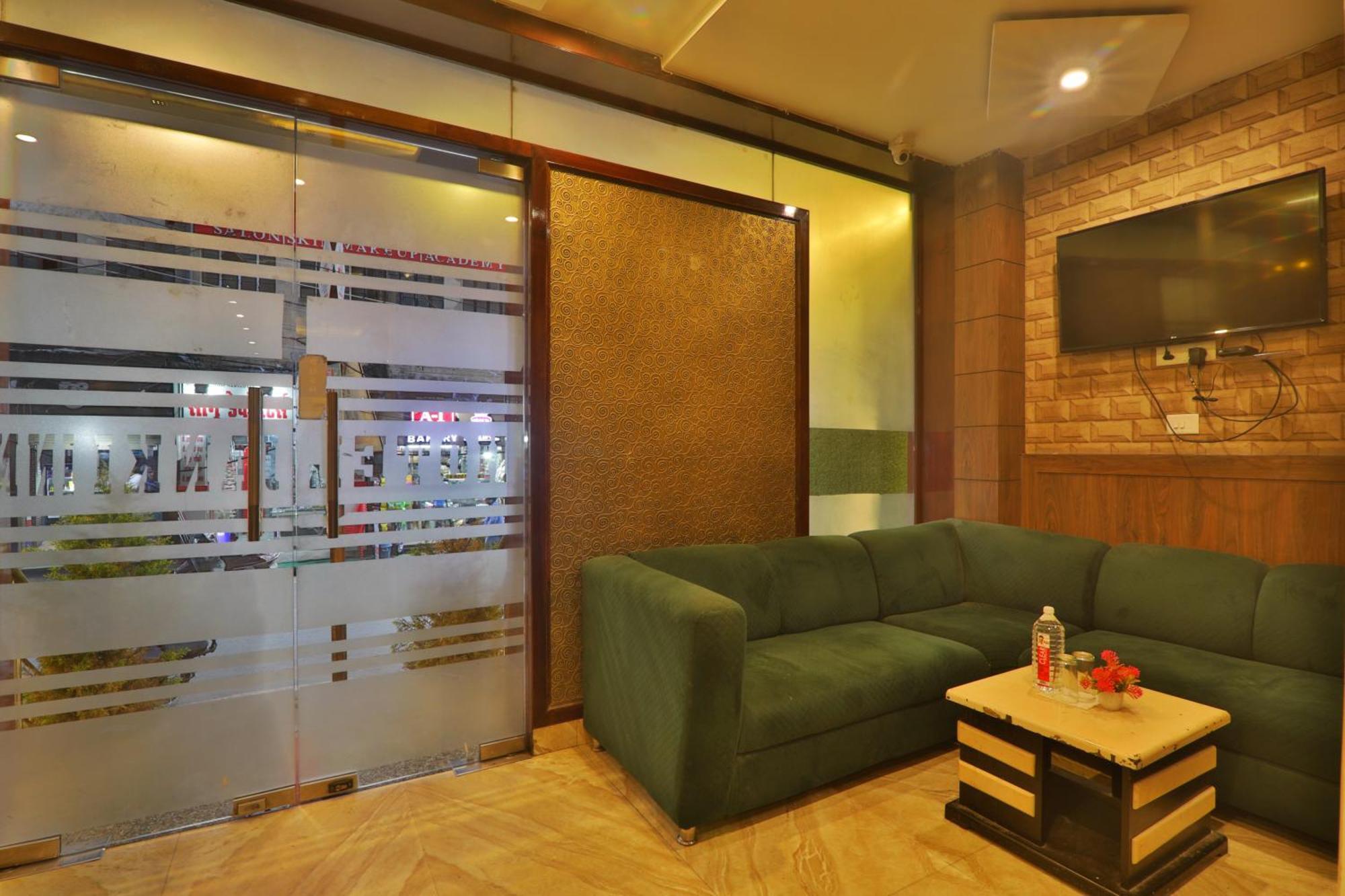 Hotel Janki Inn Sigra 2 Km From Kashi Vishwanath Dham Varanasi Exterior photo