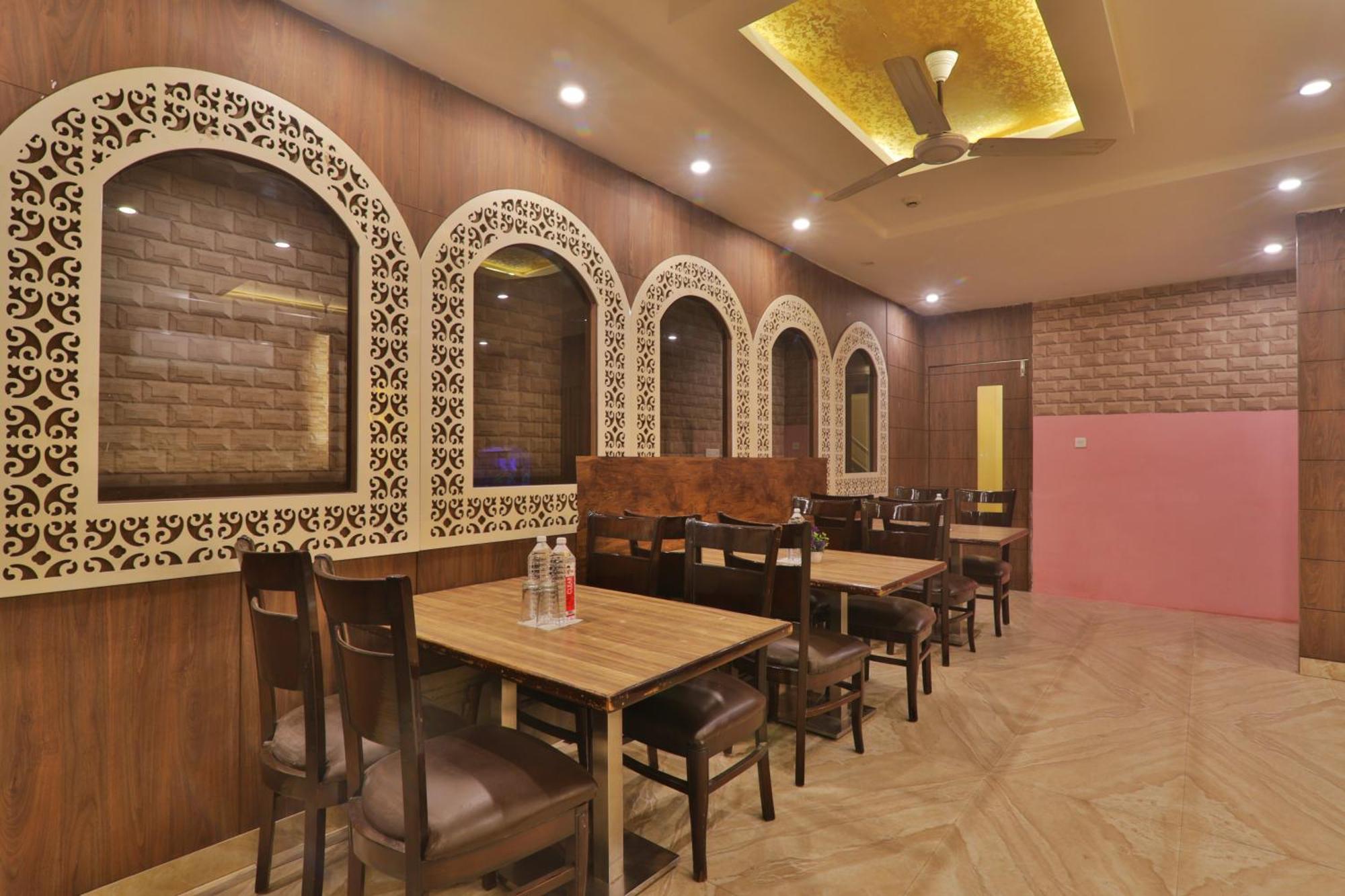 Hotel Janki Inn Sigra 2 Km From Kashi Vishwanath Dham Varanasi Exterior photo