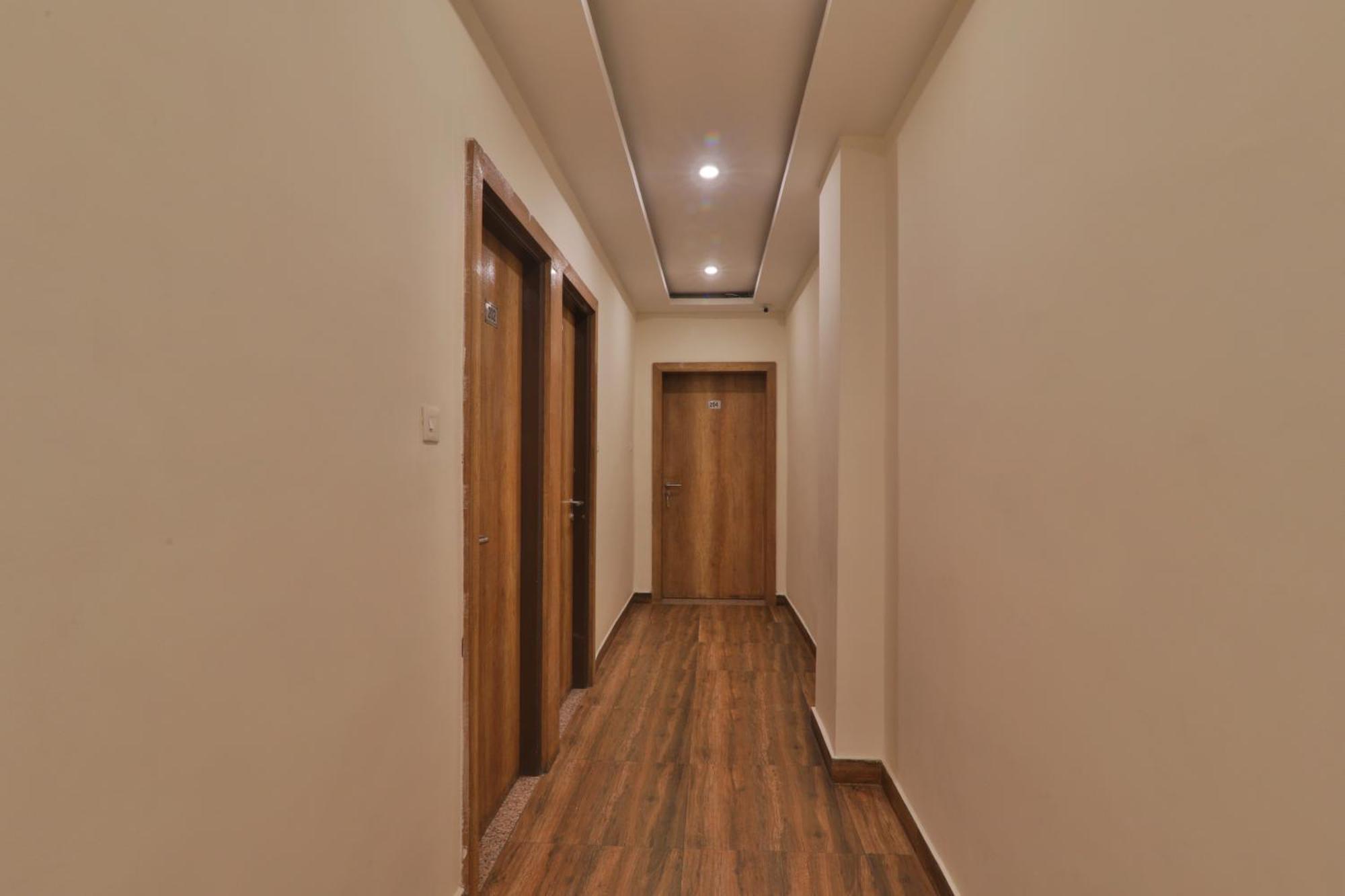 Hotel Janki Inn Sigra 2 Km From Kashi Vishwanath Dham Varanasi Exterior photo