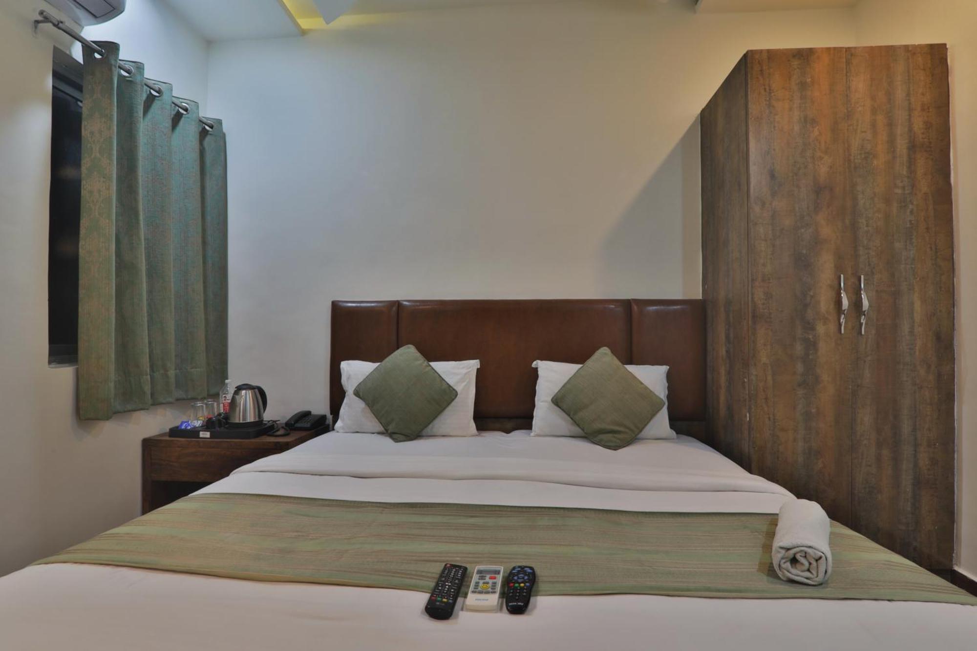 Hotel Janki Inn Sigra 2 Km From Kashi Vishwanath Dham Varanasi Exterior photo